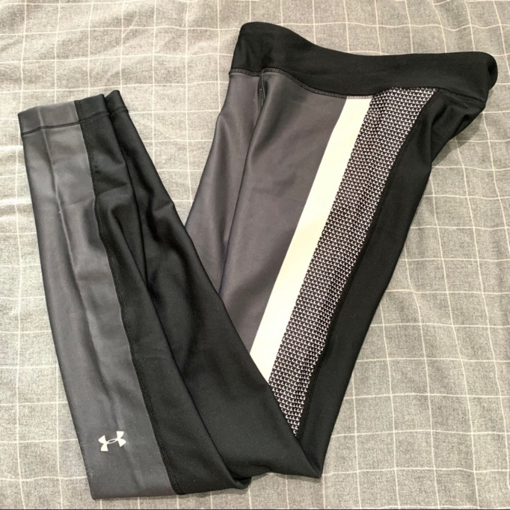 GOOD CONDITION UNDER ARMOUR HEAT TECH LEGGINGS